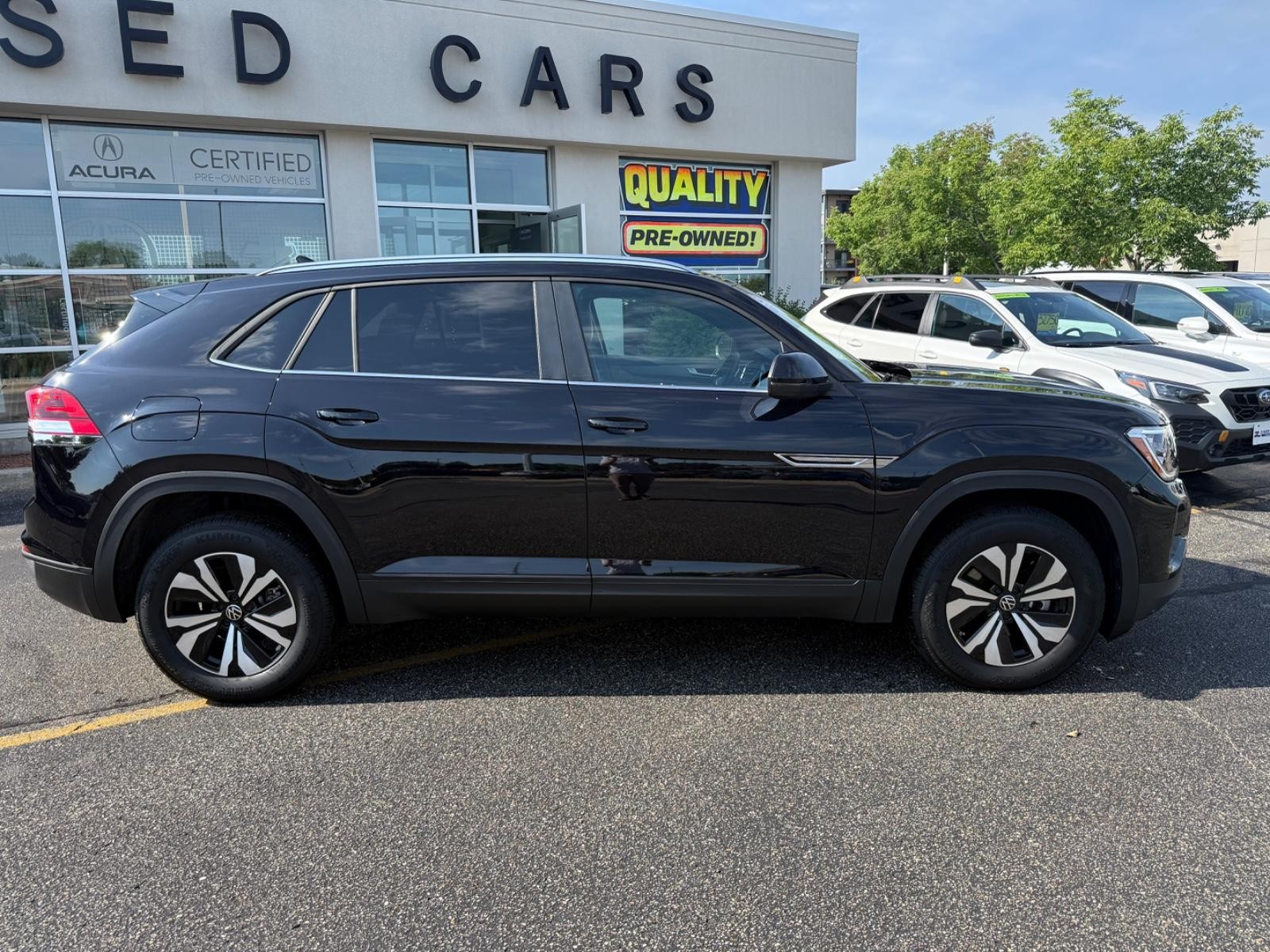 Volkswagen Atlas Cross Sport Vehicle Image 02