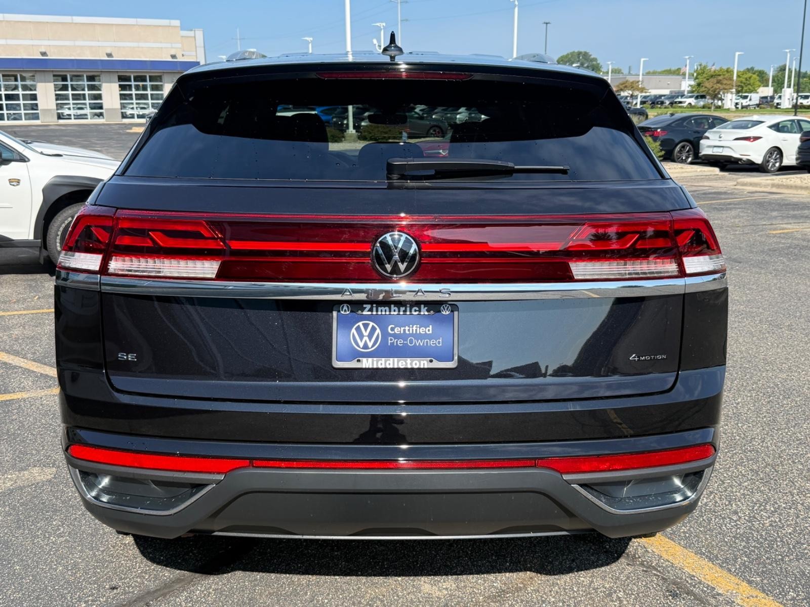 Volkswagen Atlas Cross Sport Vehicle Image 04