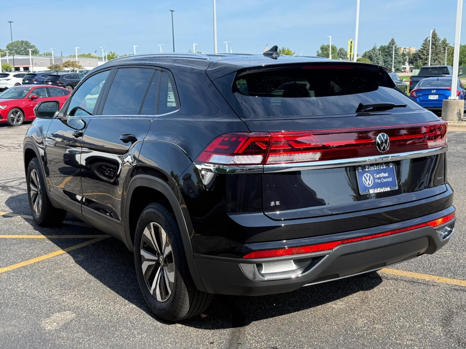 Volkswagen Atlas Cross Sport Vehicle Image 06
