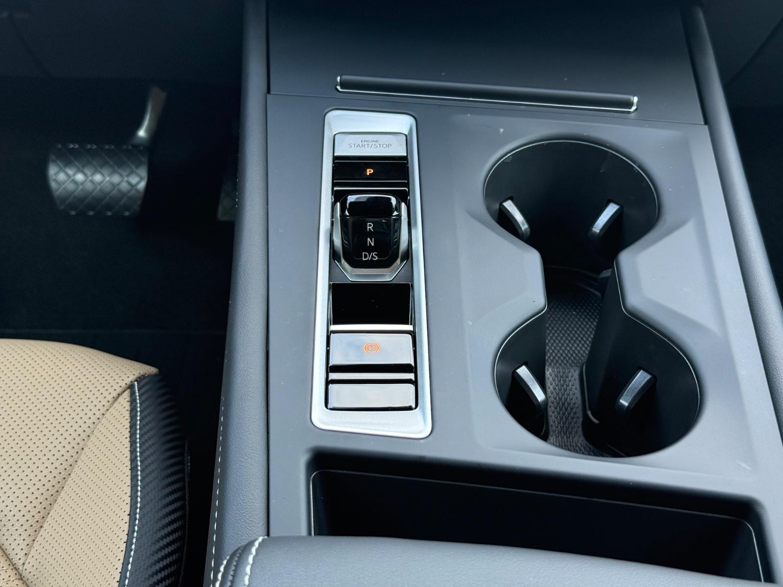 Volkswagen Atlas Cross Sport Vehicle Image 13