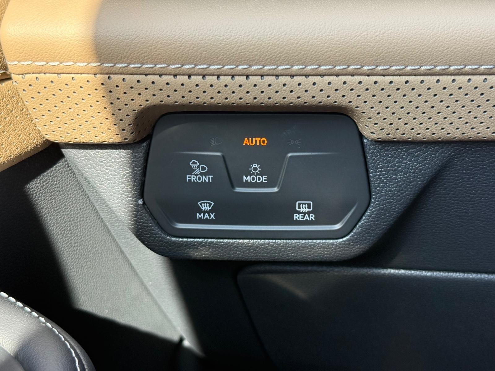 Volkswagen Atlas Cross Sport Vehicle Image 20