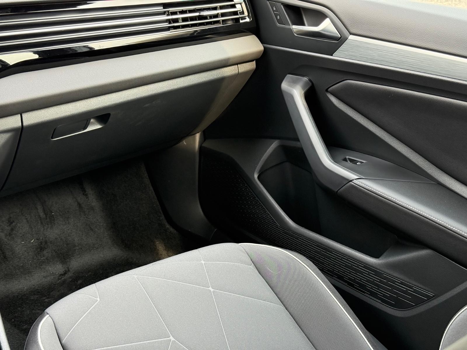 Volkswagen Jetta Vehicle Image 10