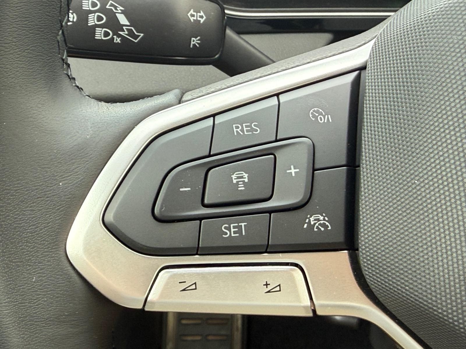 Volkswagen Jetta Vehicle Image 11