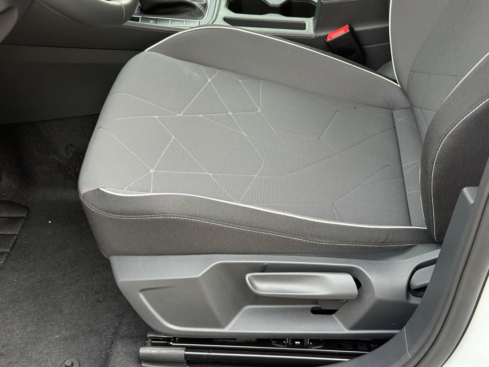 Volkswagen Jetta Vehicle Image 16