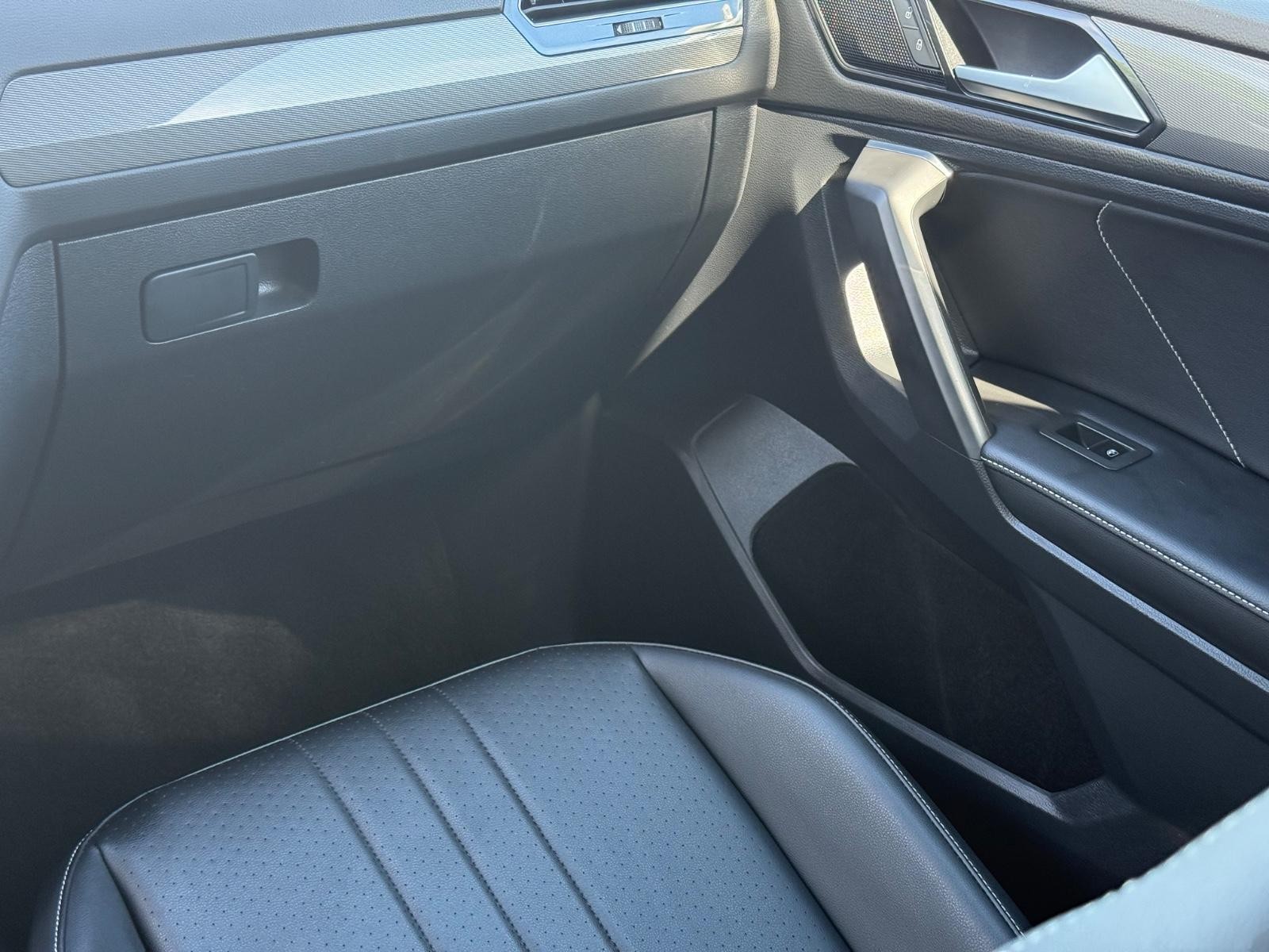 Volkswagen Tiguan Vehicle Image 15