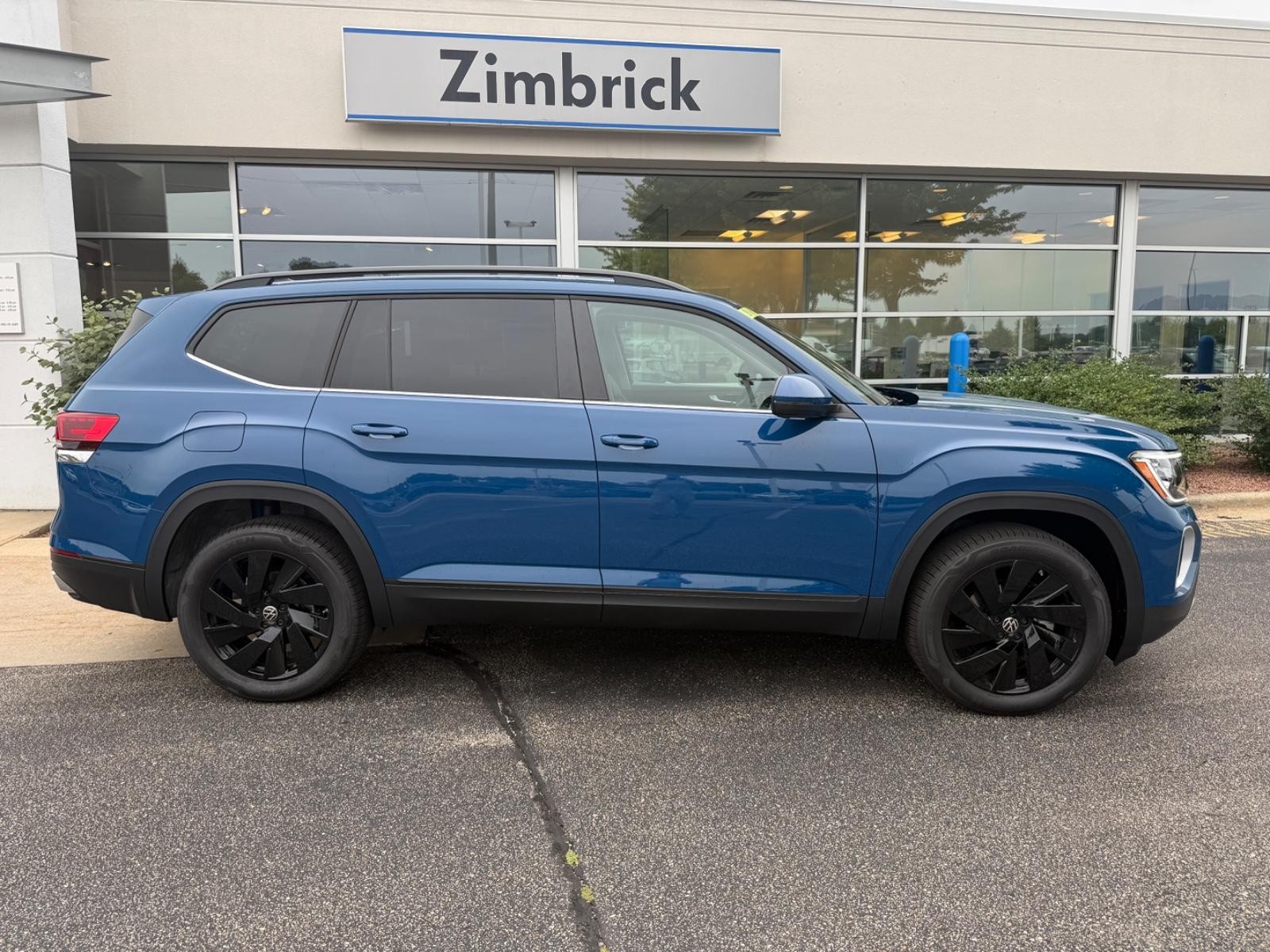Volkswagen Atlas Vehicle Image 02