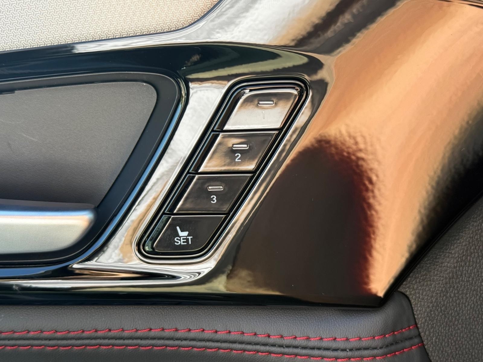 Acura MDX Vehicle Image 10
