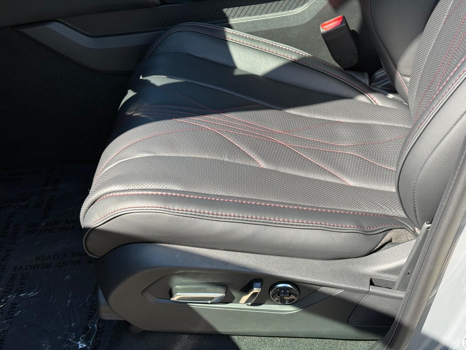 Acura MDX Vehicle Image 17