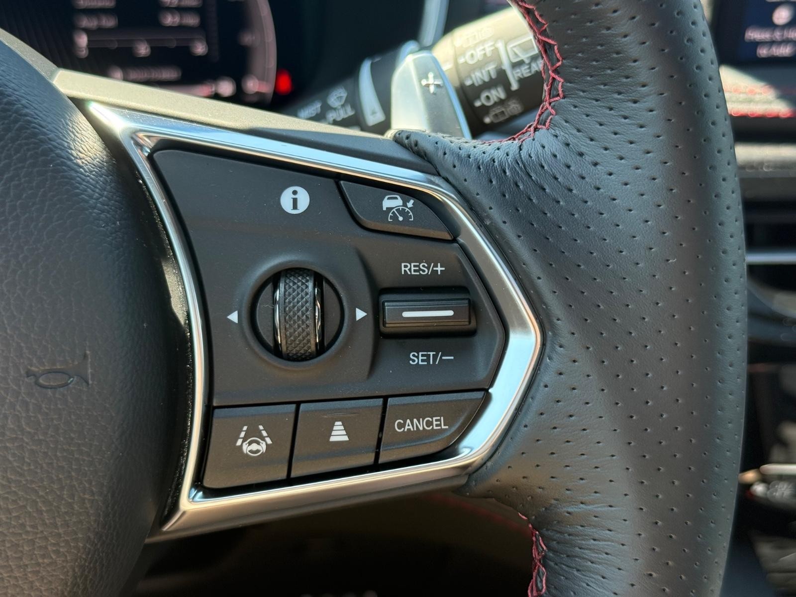 Acura MDX Vehicle Image 11