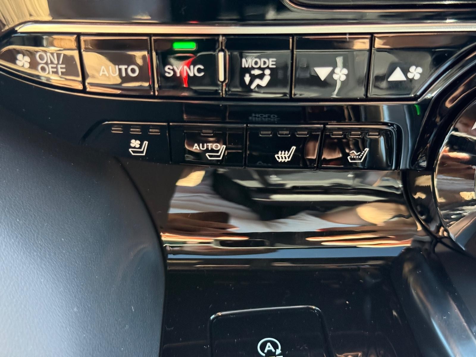 Acura MDX Vehicle Image 13