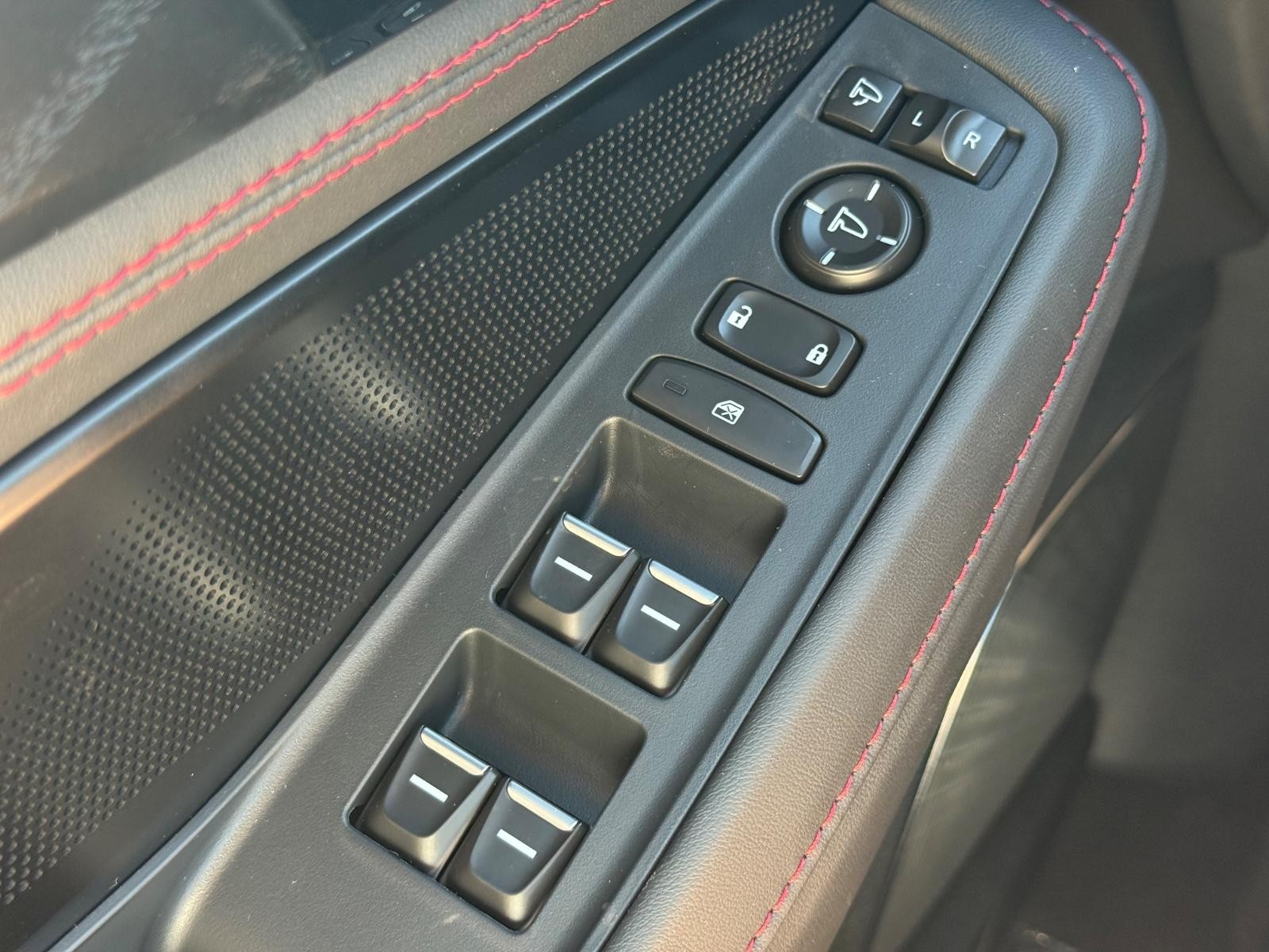Acura MDX Vehicle Image 14