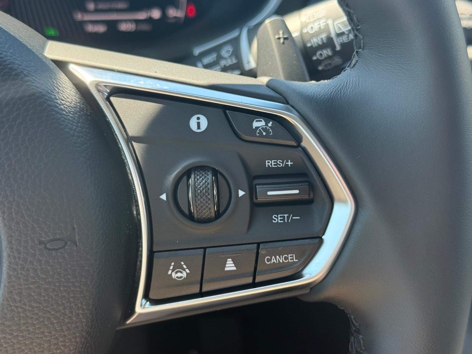 Acura MDX Vehicle Image 11