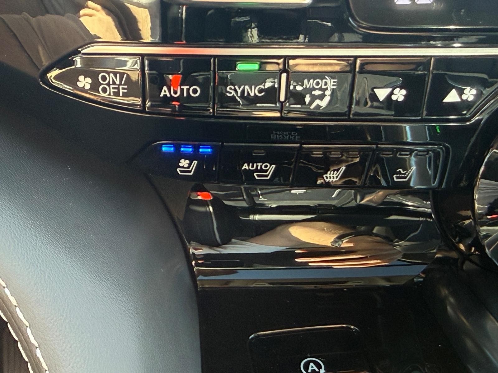 Acura MDX Vehicle Image 13