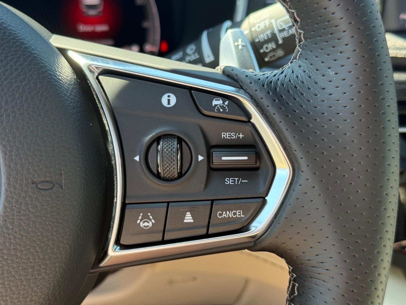 Acura MDX Vehicle Image 12
