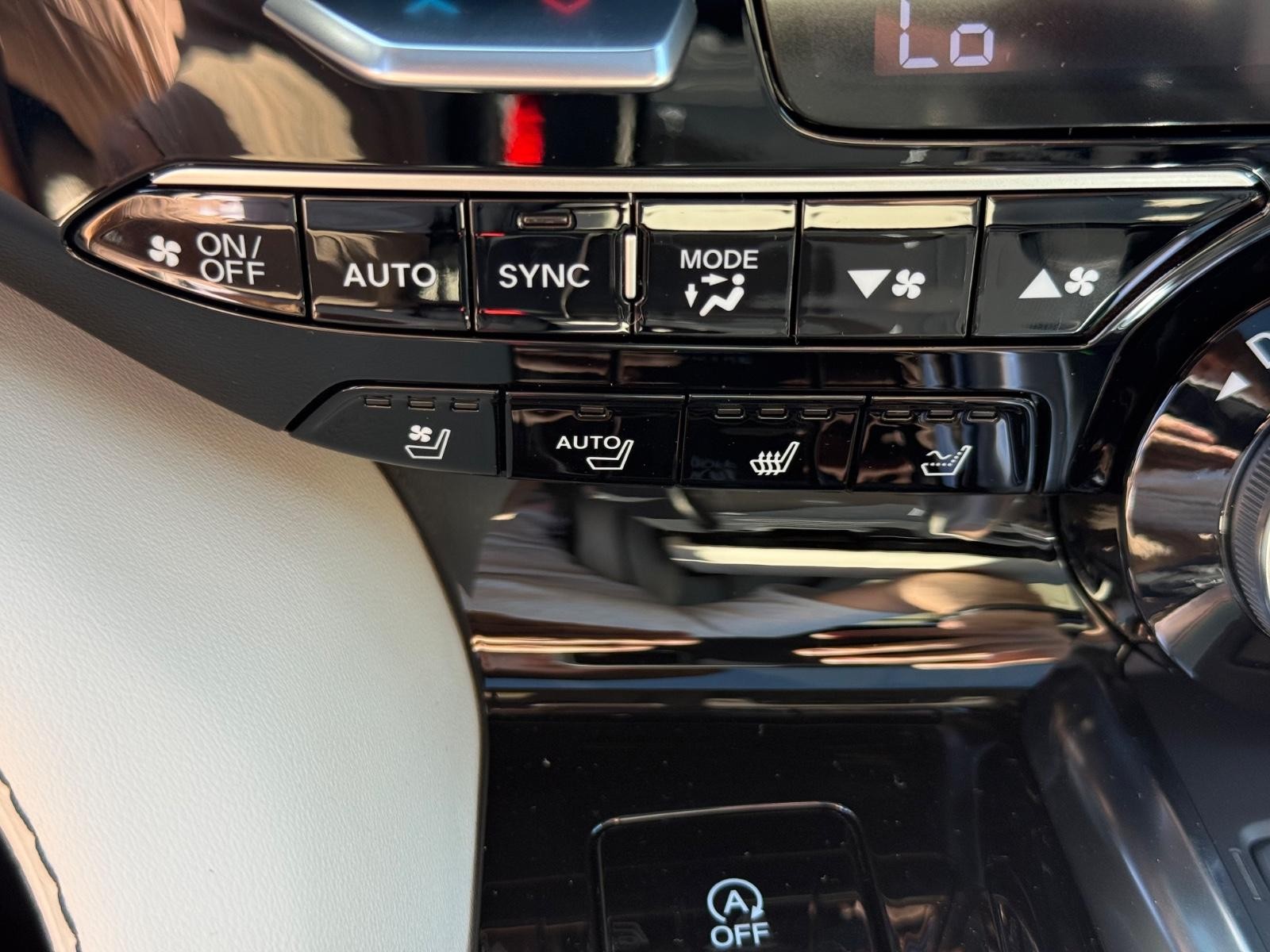Acura MDX Vehicle Image 14