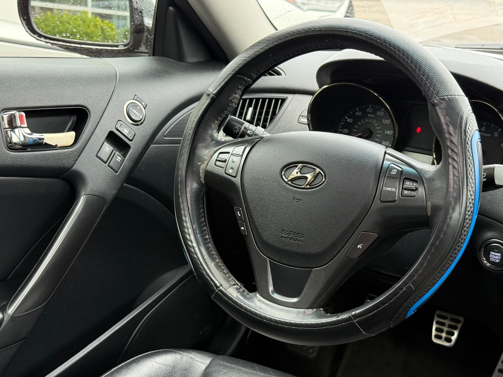 Hyundai Genesis Coupe Vehicle Image 14