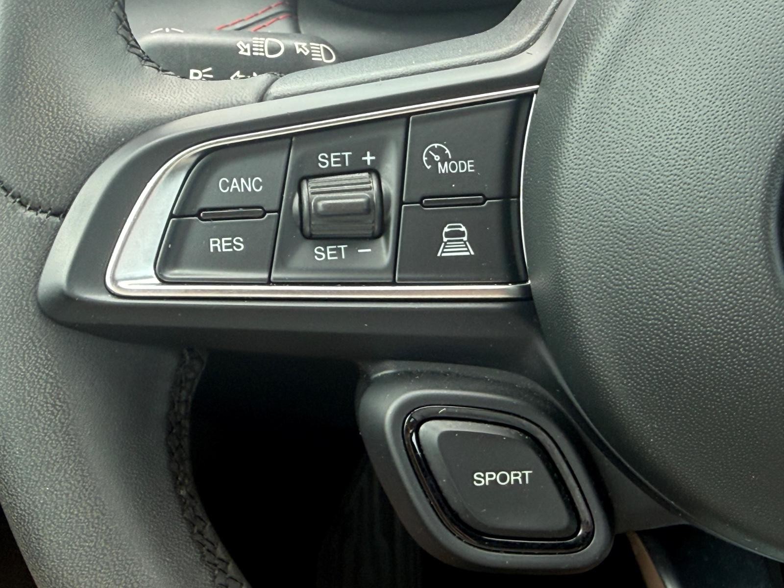 Dodge Hornet Vehicle Full-screen Gallery Image 16