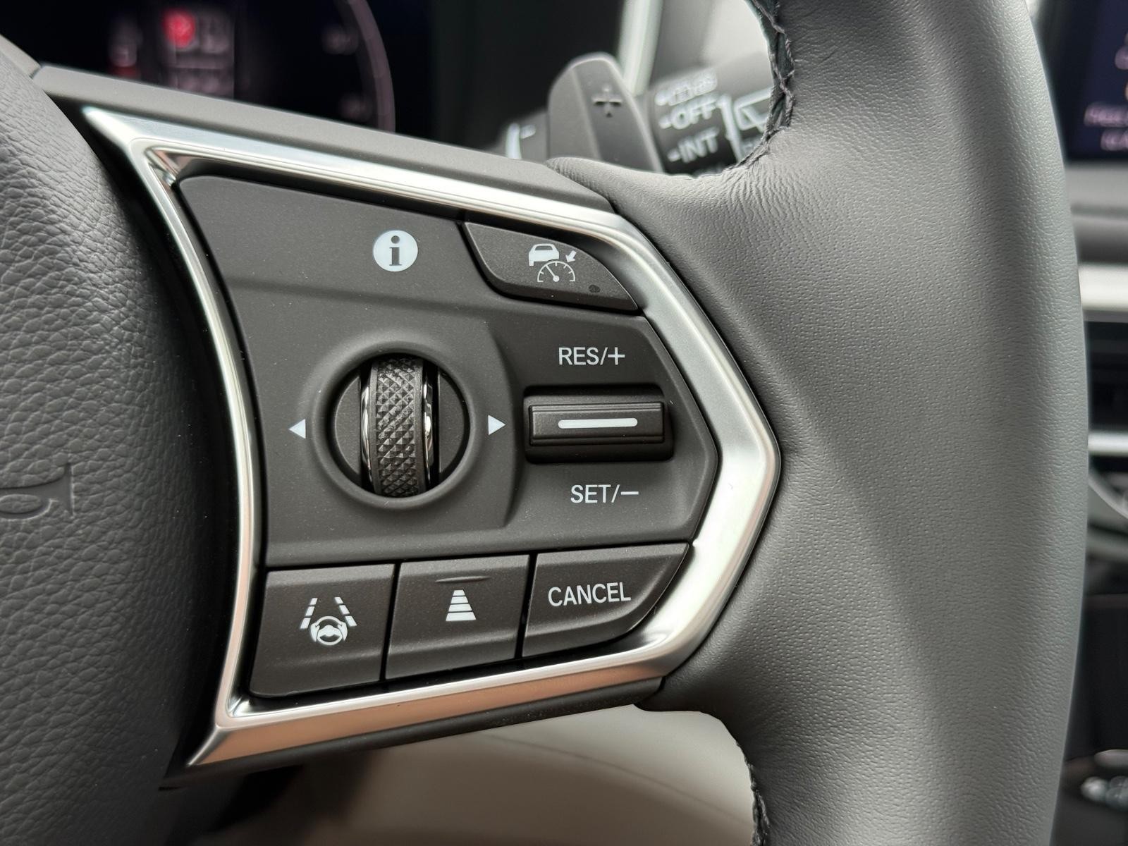 Acura MDX Vehicle Image 12