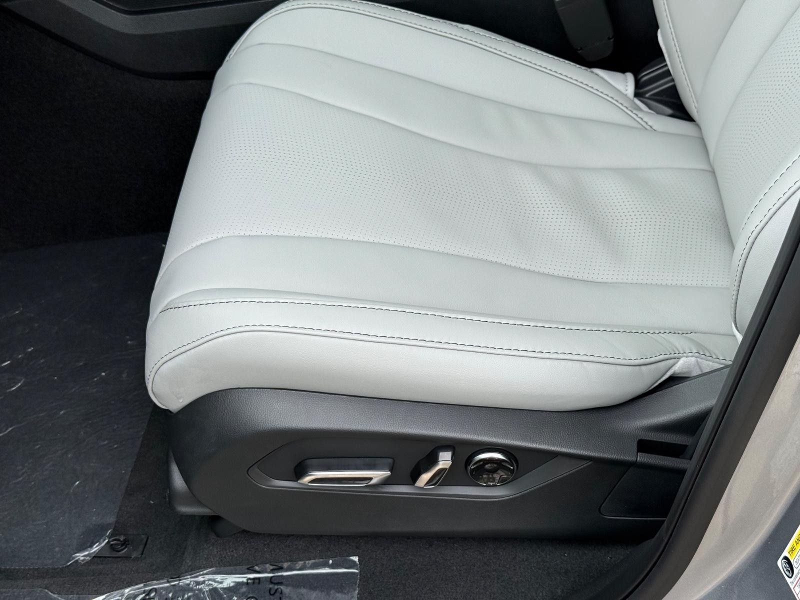 Acura MDX Vehicle Image 16