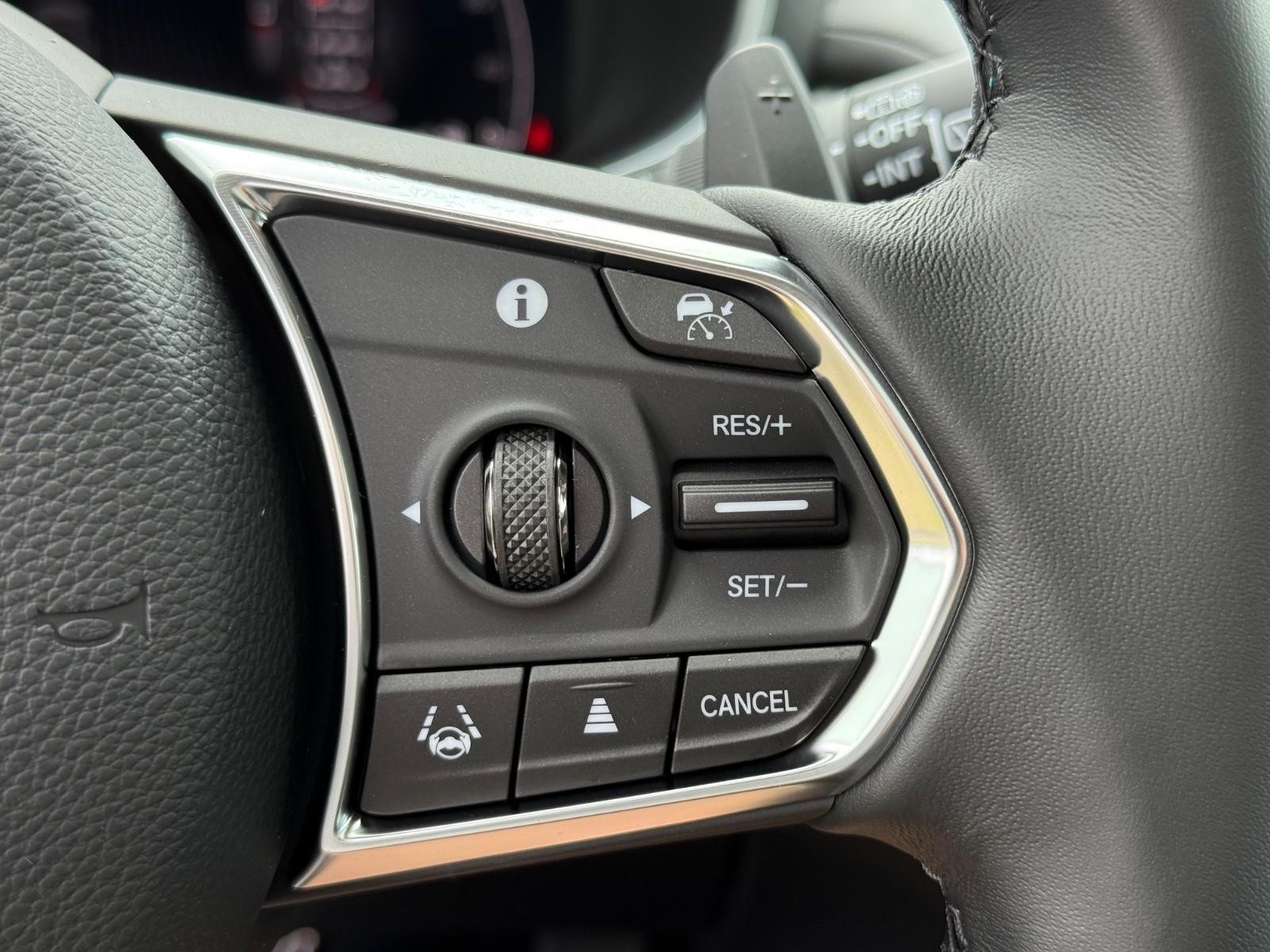 Acura MDX Vehicle Image 12