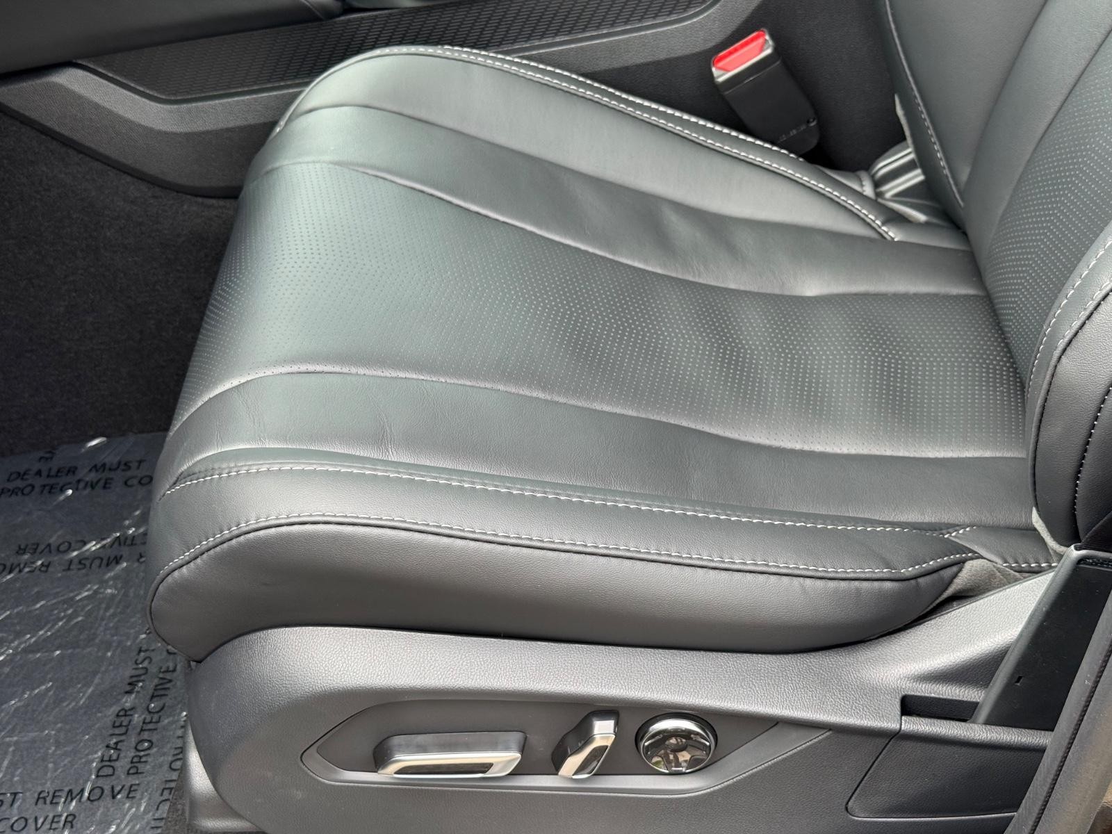 Acura MDX Vehicle Image 16