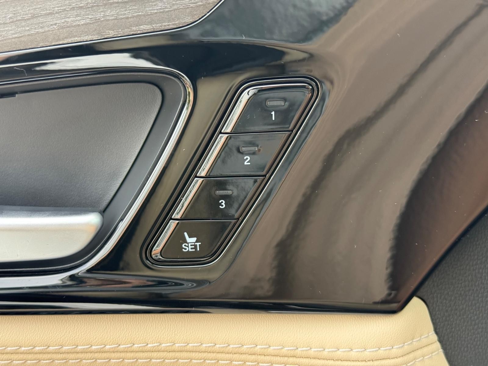 Acura MDX Vehicle Image 10
