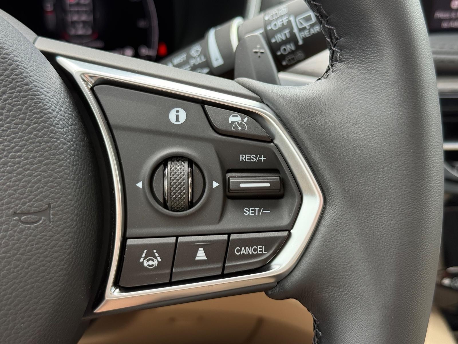Acura MDX Vehicle Image 13