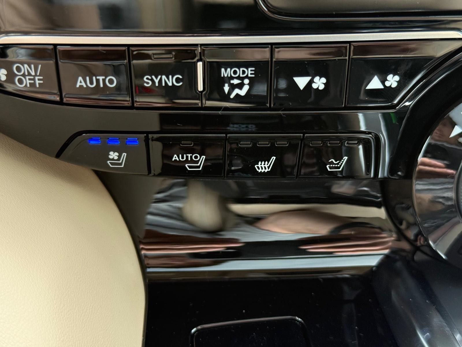Acura MDX Vehicle Image 15