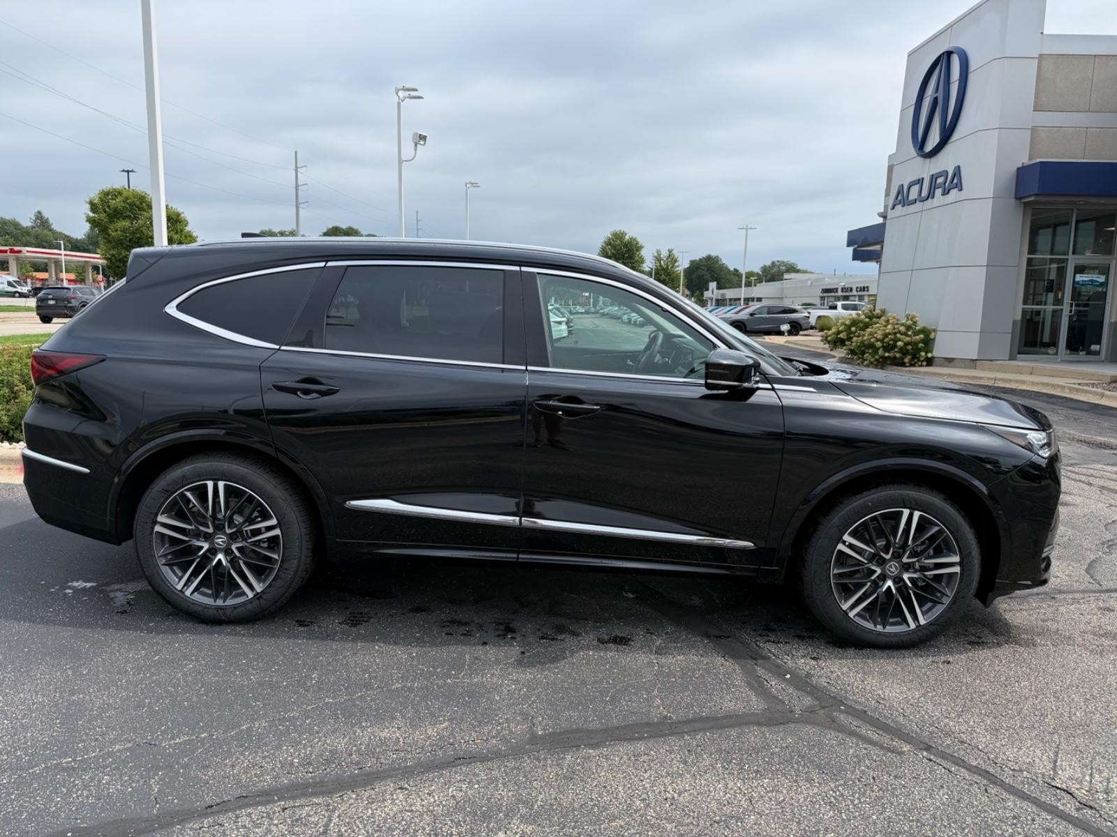 Acura MDX Vehicle Image 02