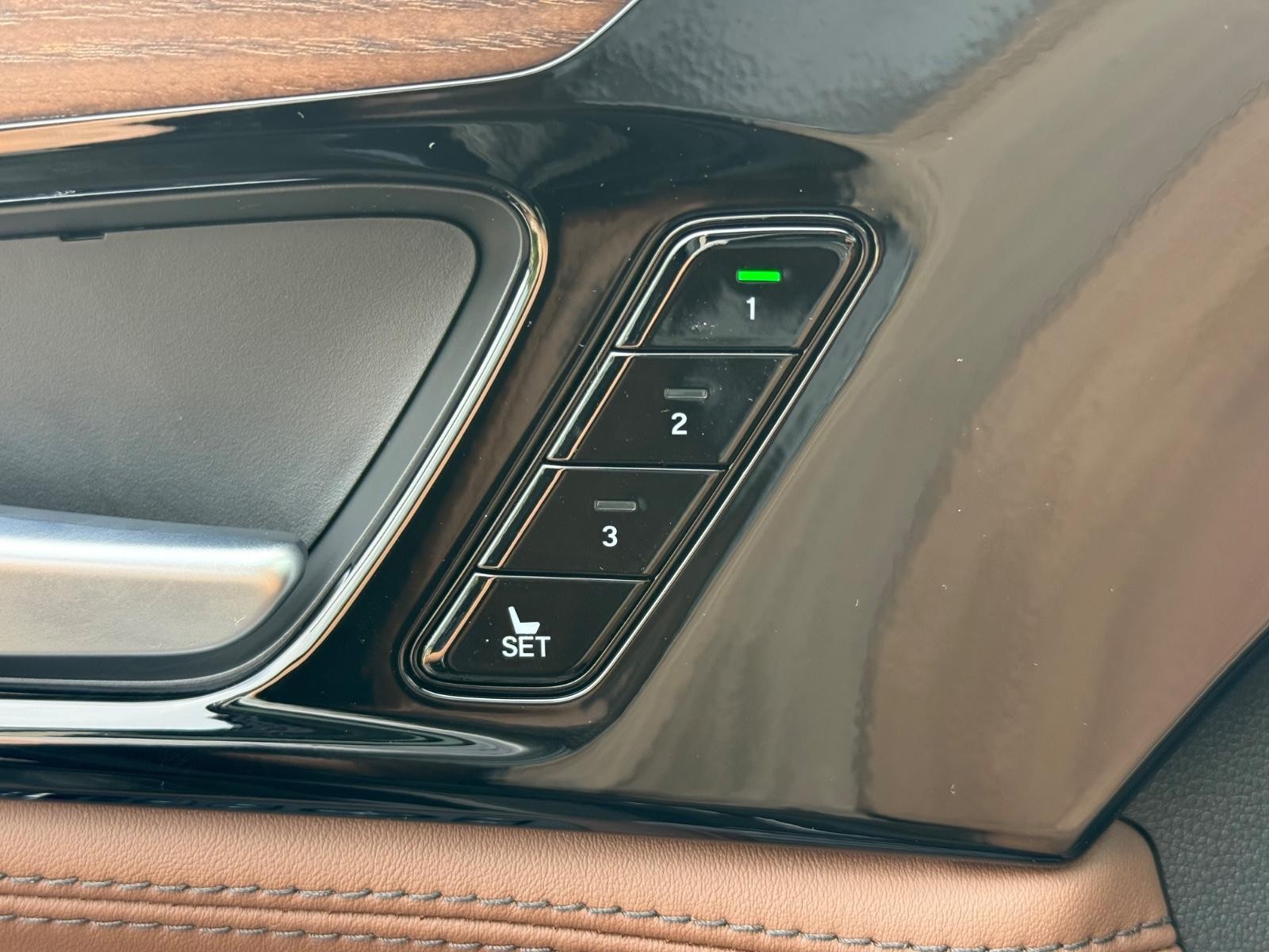 Acura MDX Vehicle Image 10