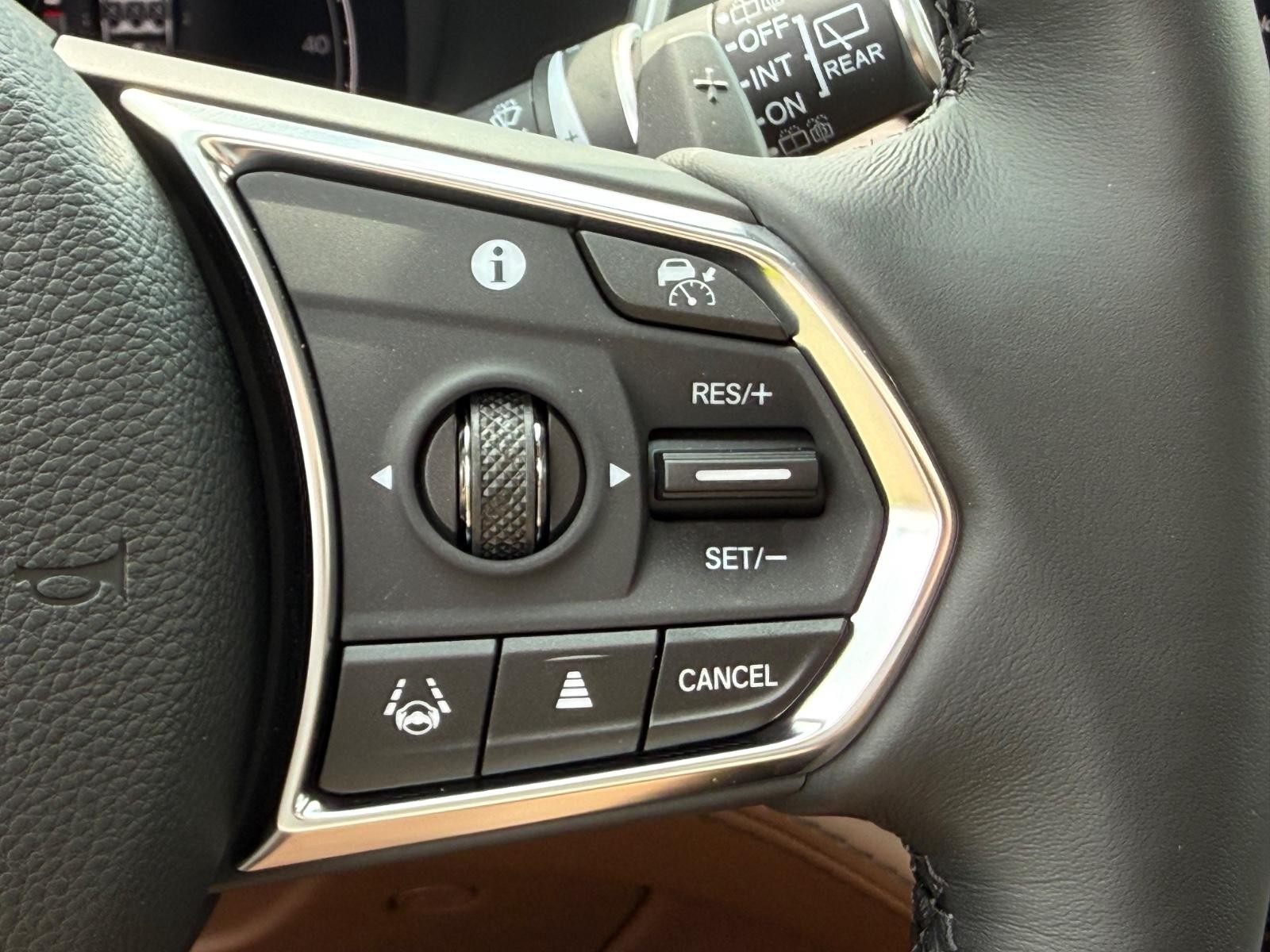 Acura MDX Vehicle Image 12