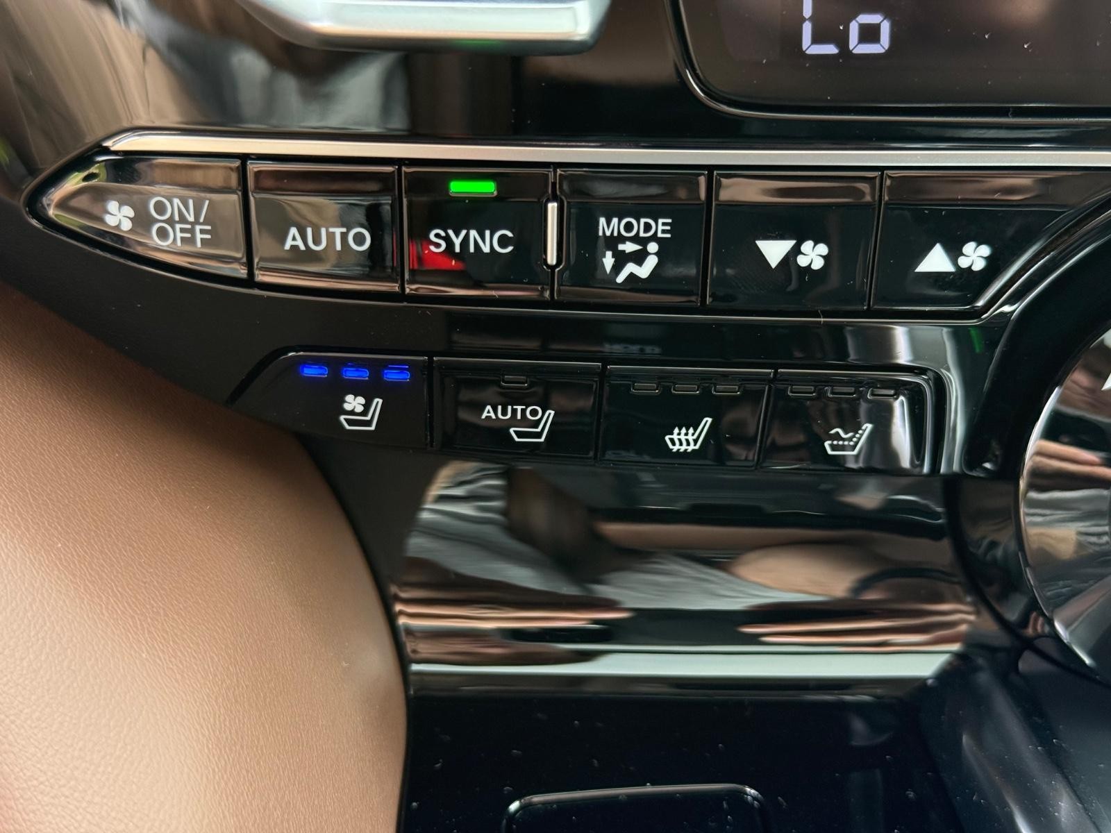 Acura MDX Vehicle Image 14