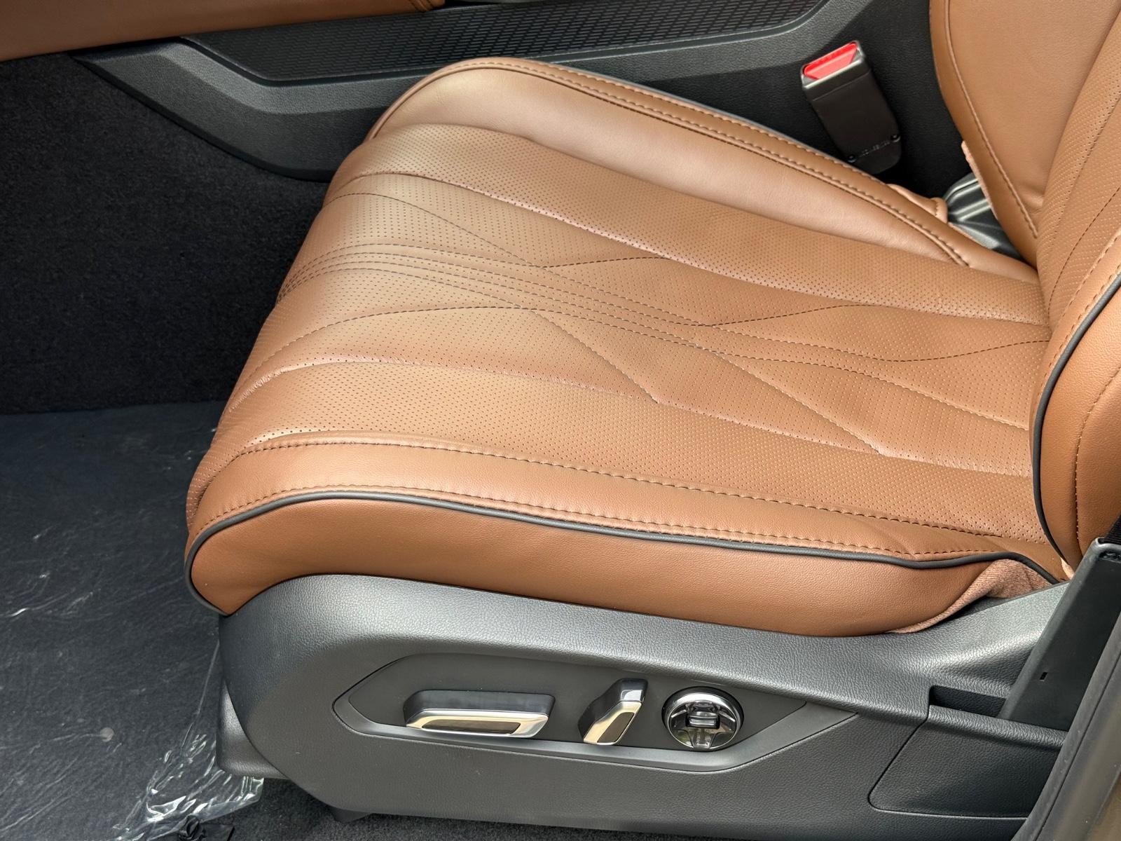 Acura MDX Vehicle Image 16