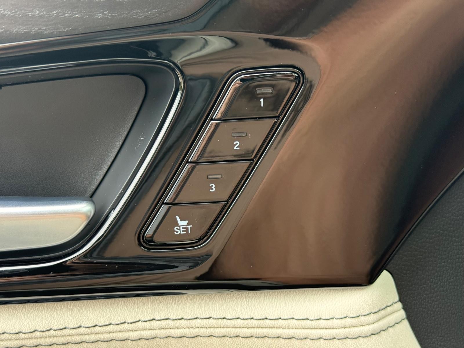 Acura MDX Vehicle Image 10