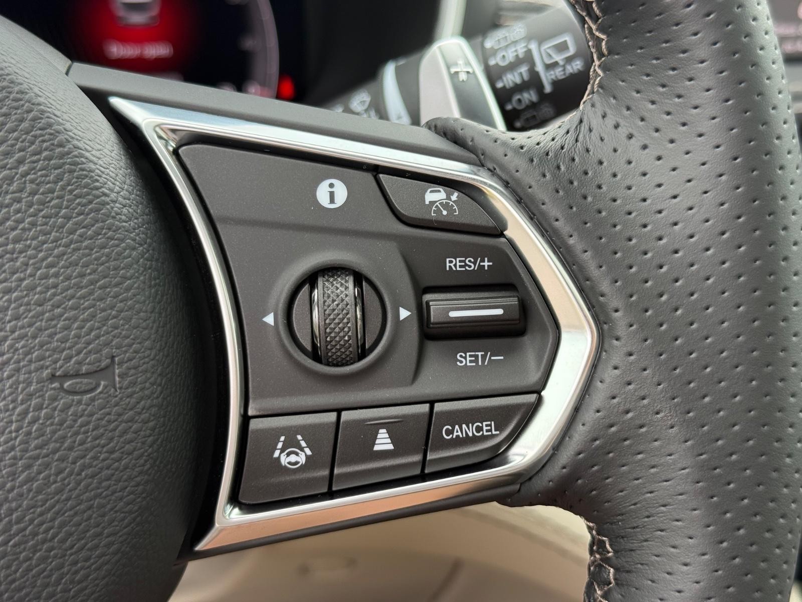 Acura MDX Vehicle Image 12
