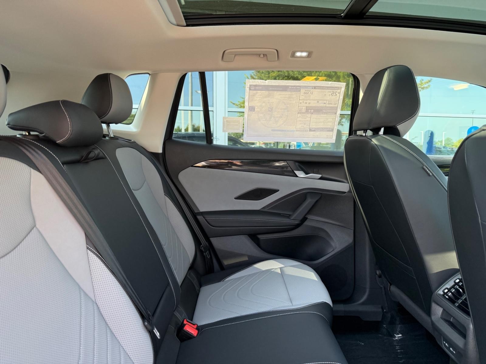 Volkswagen Tiguan Vehicle Image 05