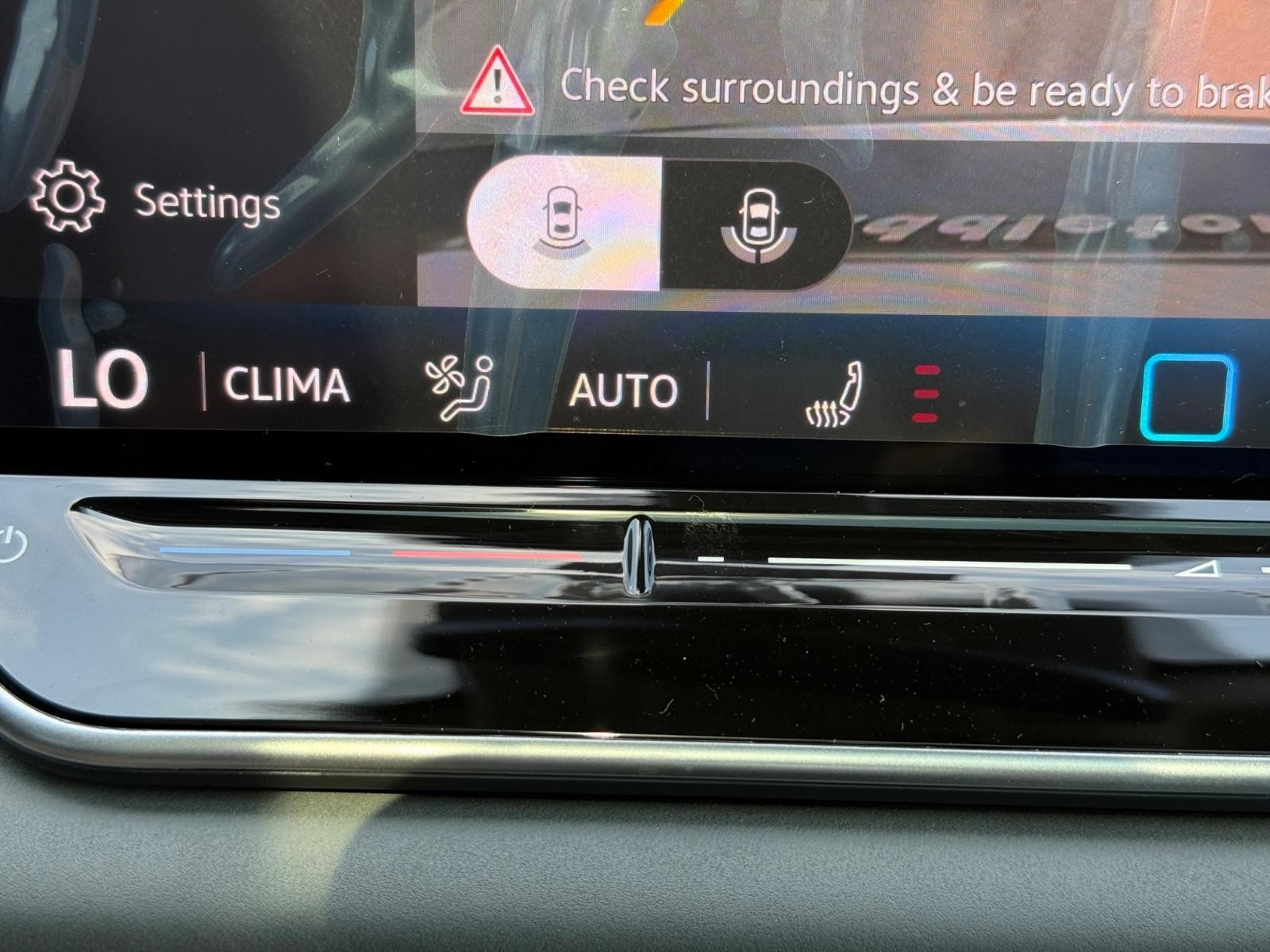 Volkswagen Tiguan Vehicle Image 14