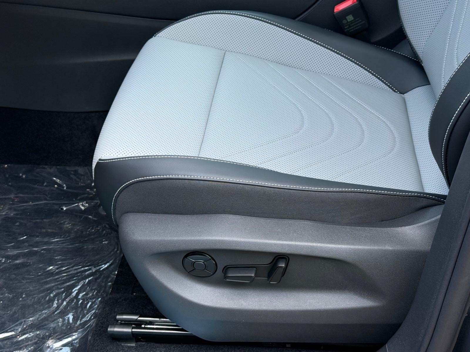 Volkswagen Tiguan Vehicle Image 16