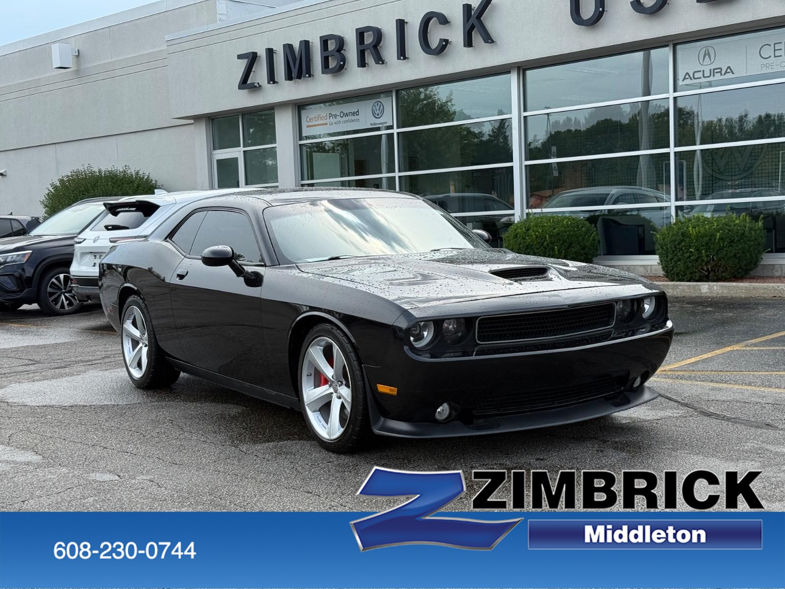 Dodge Challenger Vehicle Full-screen Gallery Image 01