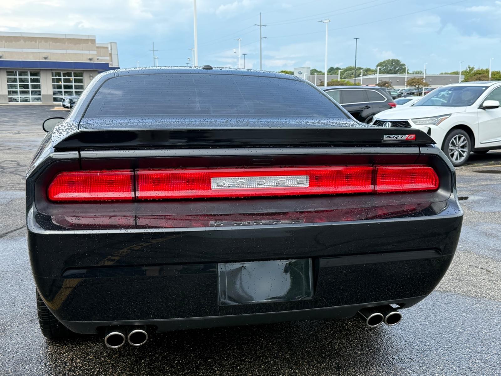 Dodge Challenger Vehicle Full-screen Gallery Image 04