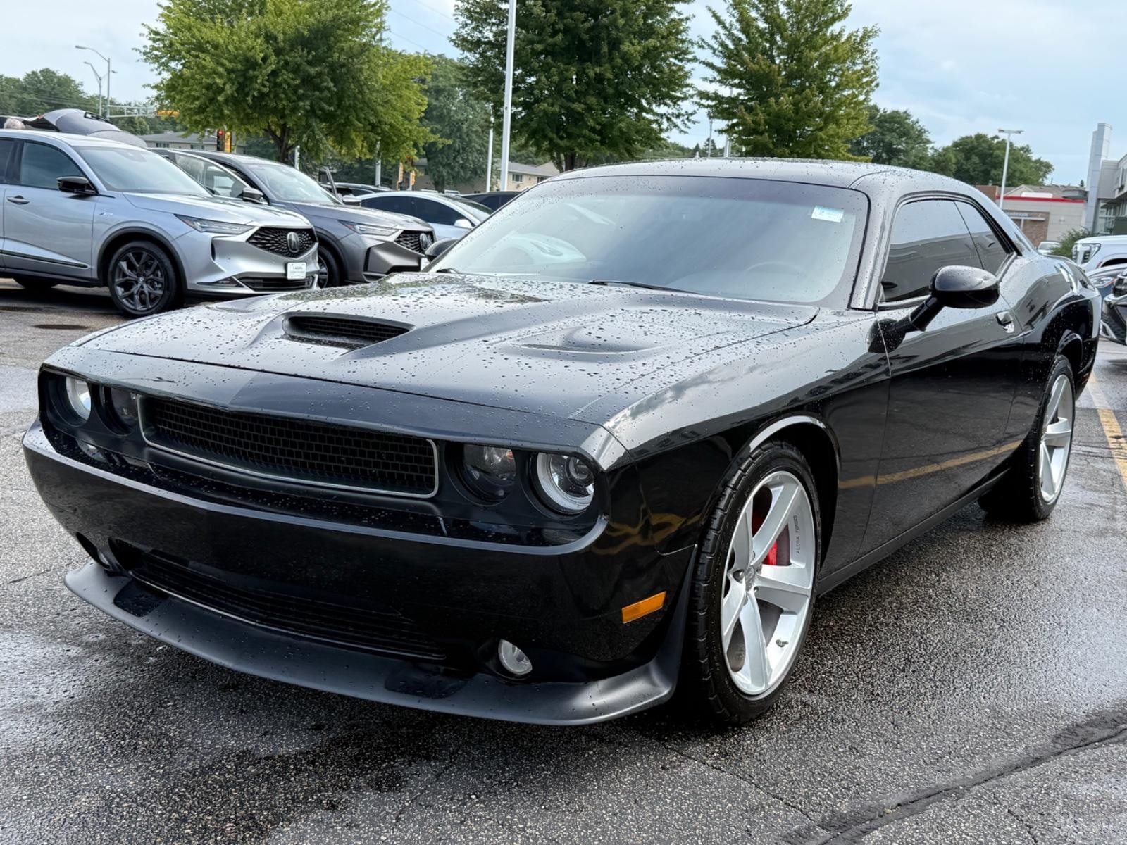 Dodge Challenger Vehicle Full-screen Gallery Image 08