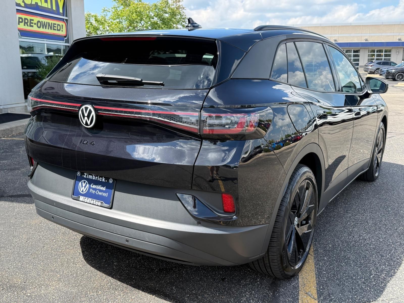 Volkswagen ID.4 Vehicle Image 03