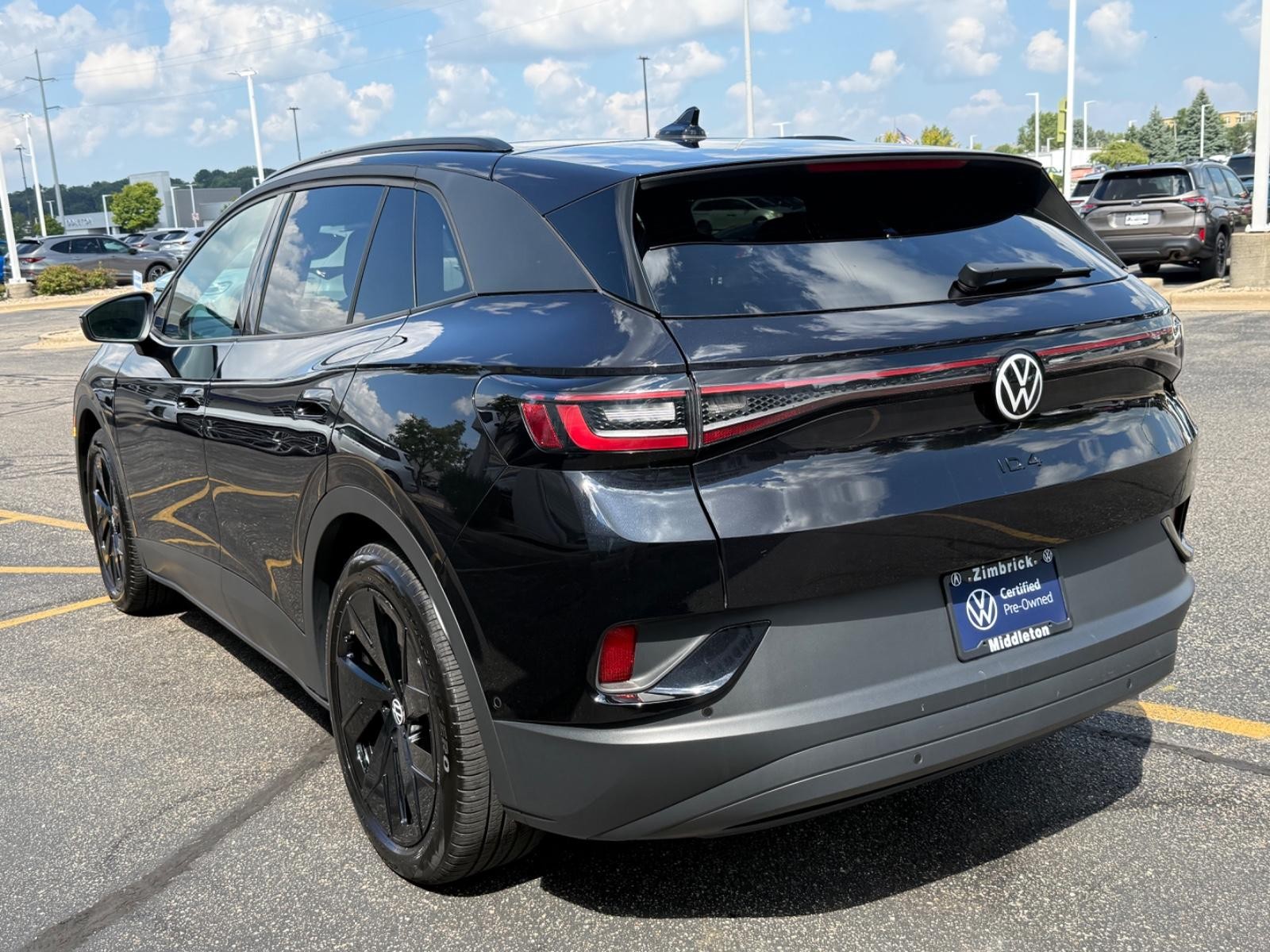 Volkswagen ID.4 Vehicle Image 06
