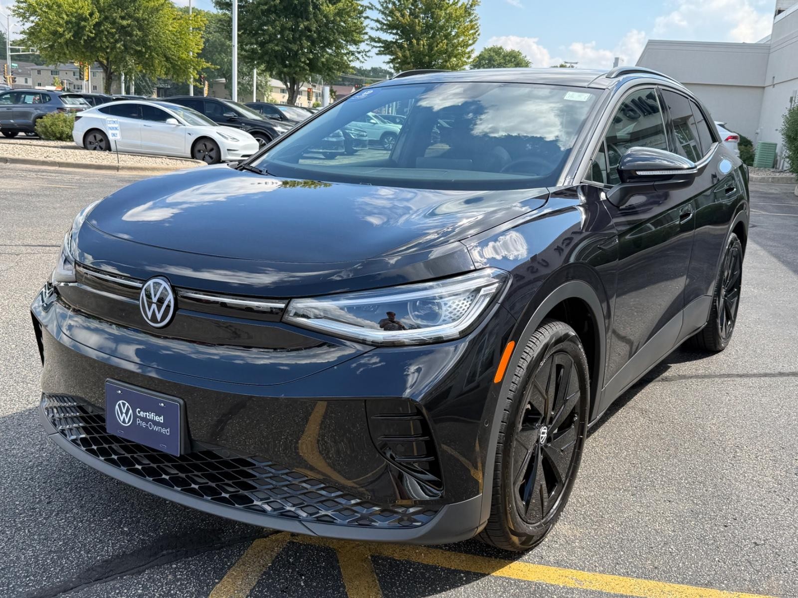 Volkswagen ID.4 Vehicle Image 08