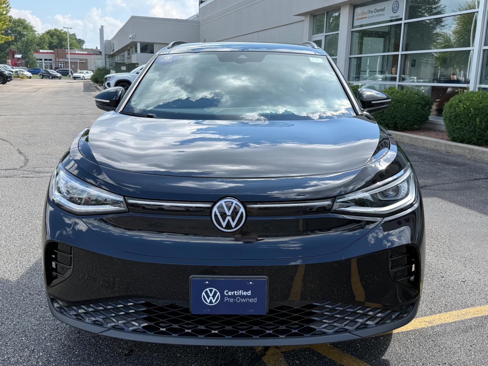 Volkswagen ID.4 Vehicle Image 09
