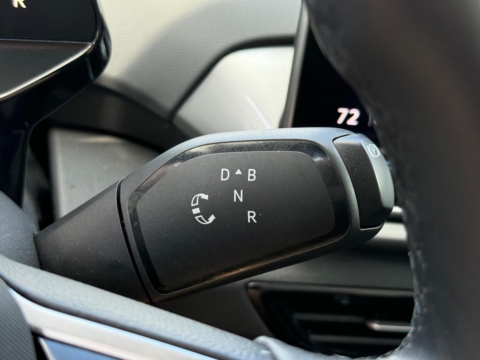 Volkswagen ID.4 Vehicle Image 17