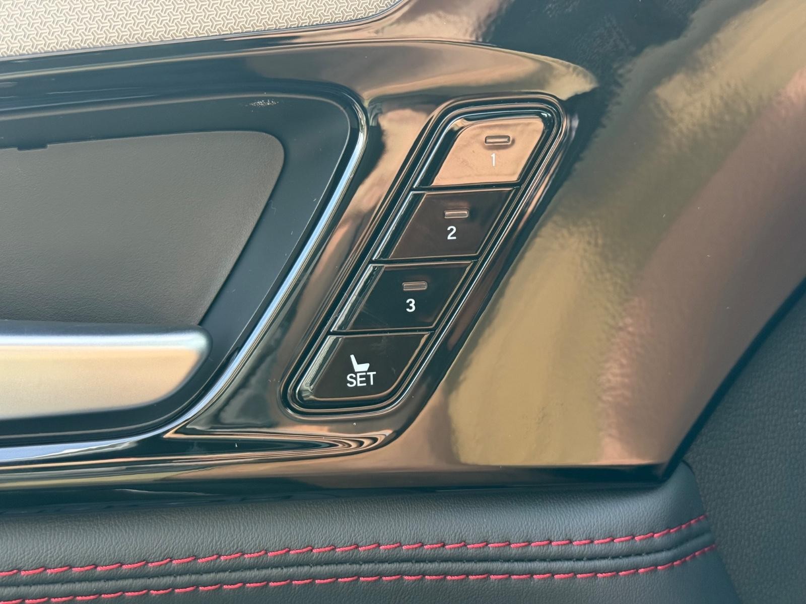 Acura MDX Vehicle Image 10