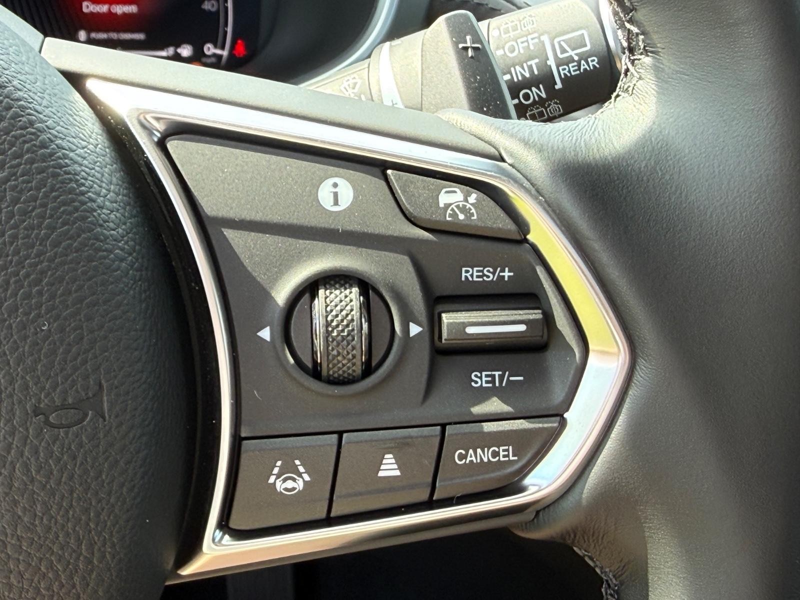 Acura MDX Vehicle Image 12