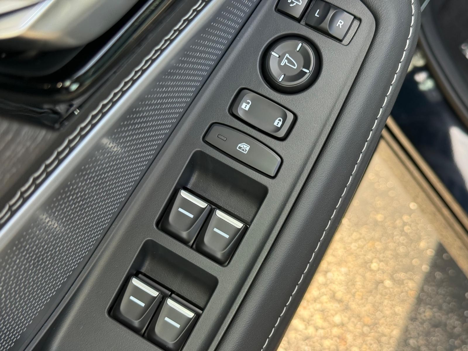 Acura MDX Vehicle Image 15
