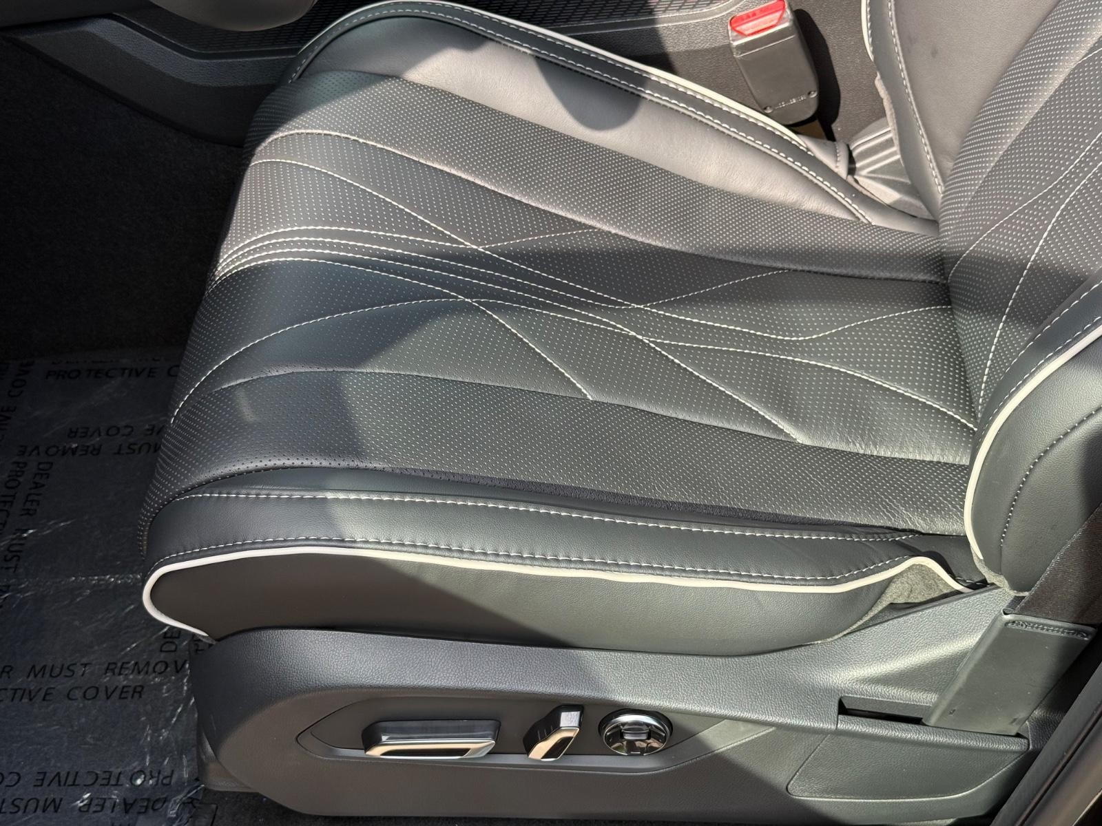 Acura MDX Vehicle Image 16